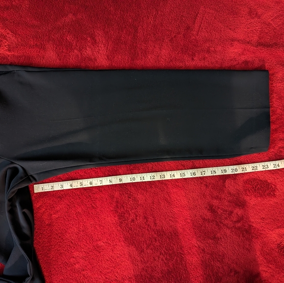 Old Navy Cropped Pants in Navy, Size Small - Picture 6 of 8